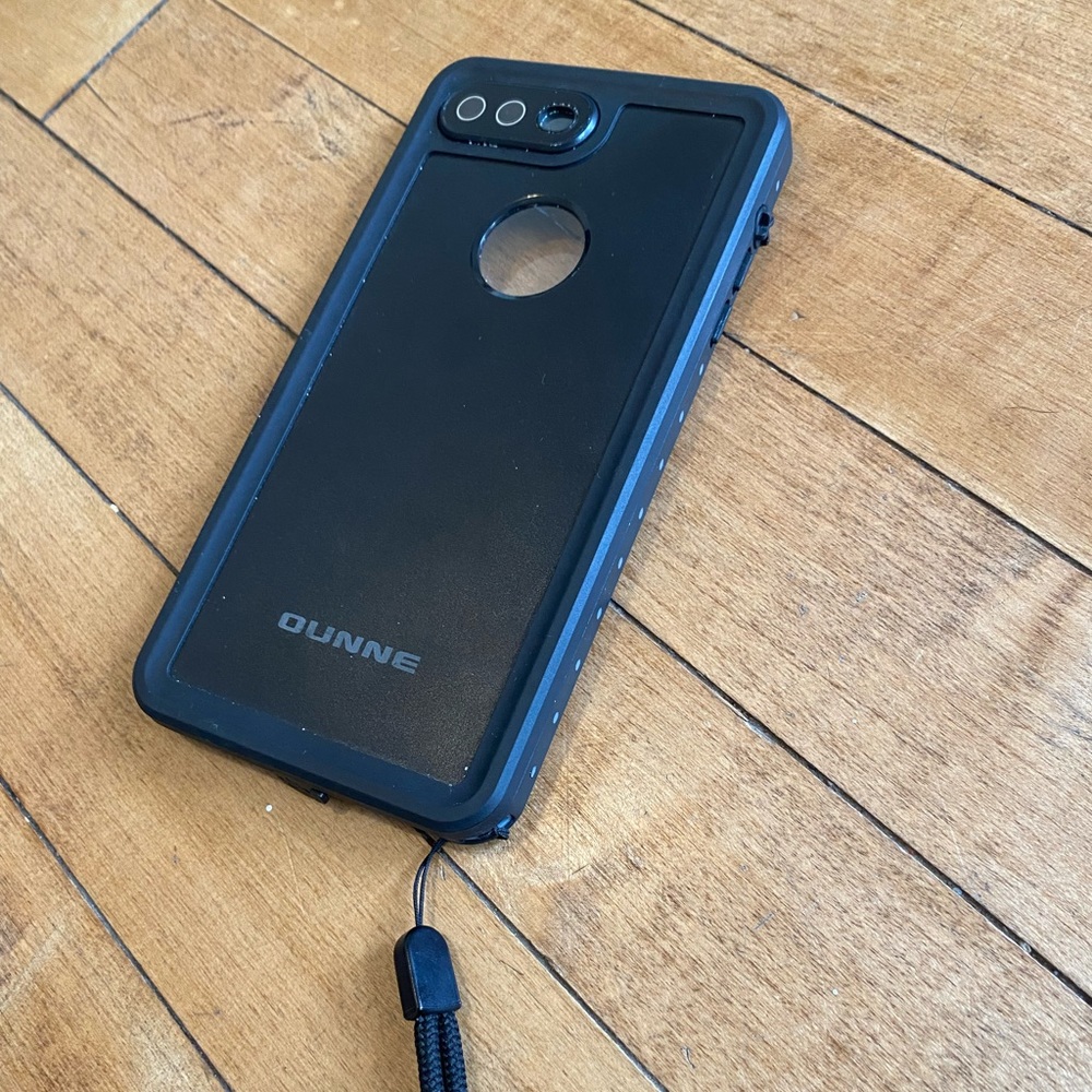 iPhone 8+ waterproof case